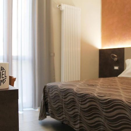 People Travel Rooms Болонья Екстер'єр фото